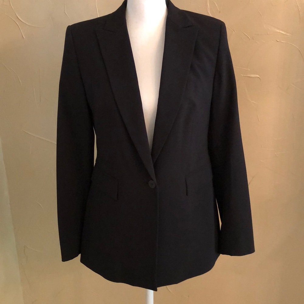 Fully lined one-button black Express jacket, great condition, size 7/8